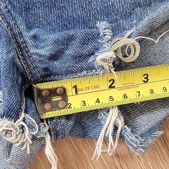 Levi's Shorts size 28 - Picture 9 of 16